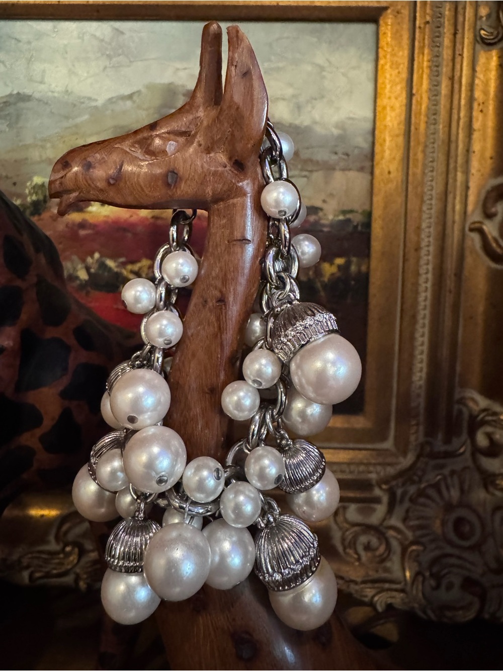 Rare Brighton “My Flat in London” SilverTone Chunky Pearl Charm Bracelet Retired - Picture 11 of 15